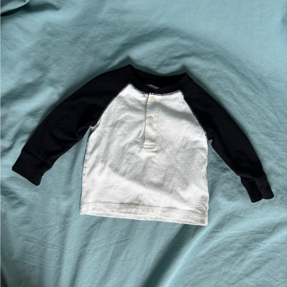 NWOT Janie & Jack Black Colorblock Henley - 6-12m